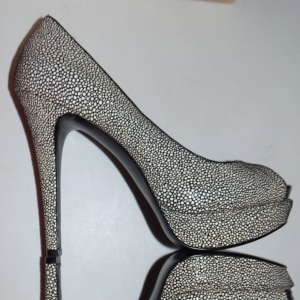 Calvin Klein CK Arielle Stingray leather p…